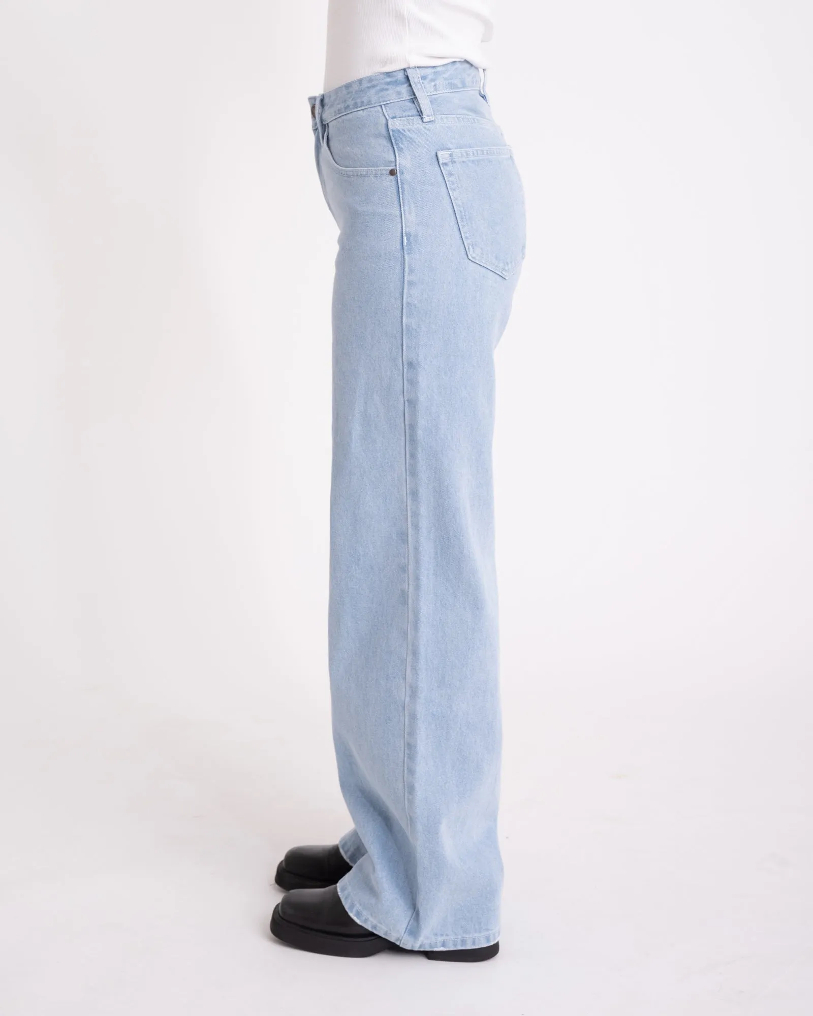 TILTIL Sanny Mid Relaxed Light Blue Jeans